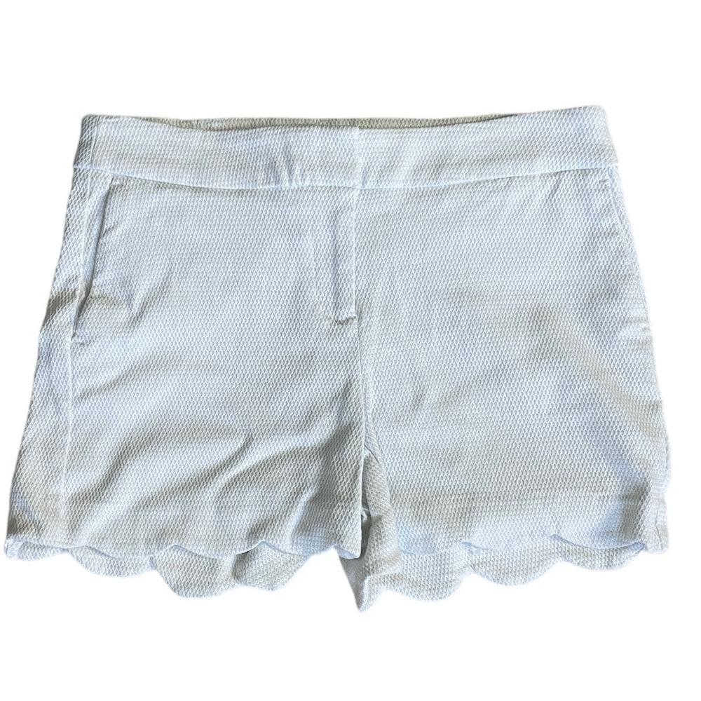 Women's Size 10 Attyre White Mackenzie Knit Scalloped Hem Casual Shorts